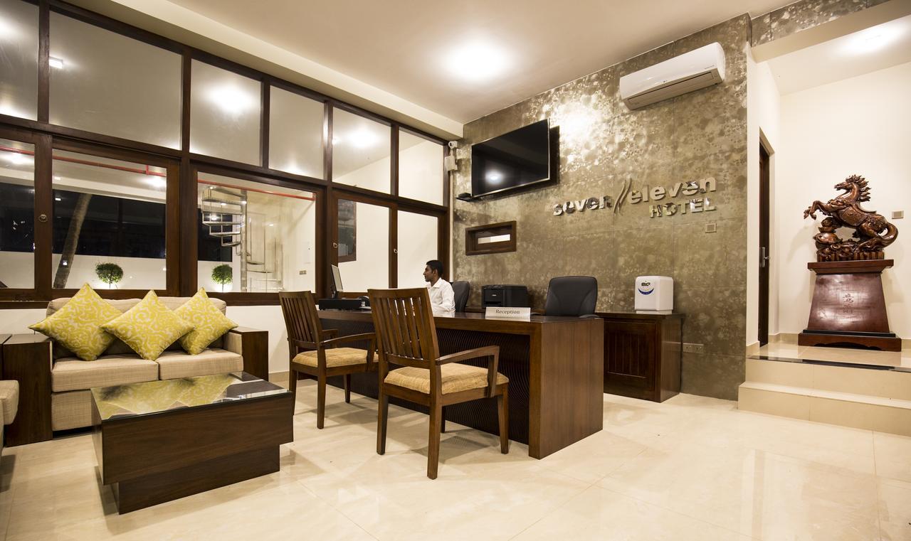 Grand 7 Hotel -Kesbewa Piliyandala Esterno foto