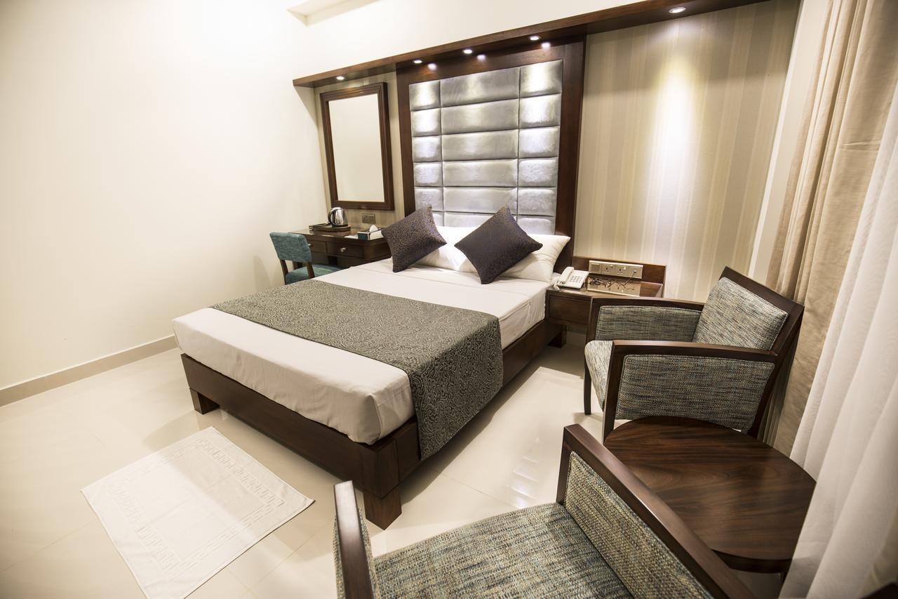 Grand 7 Hotel -Kesbewa Piliyandala Esterno foto