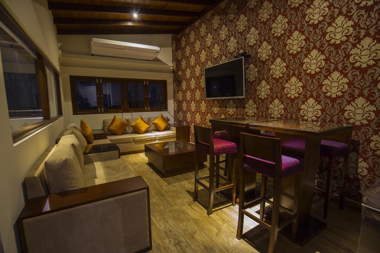 Grand 7 Hotel -Kesbewa Piliyandala Esterno foto