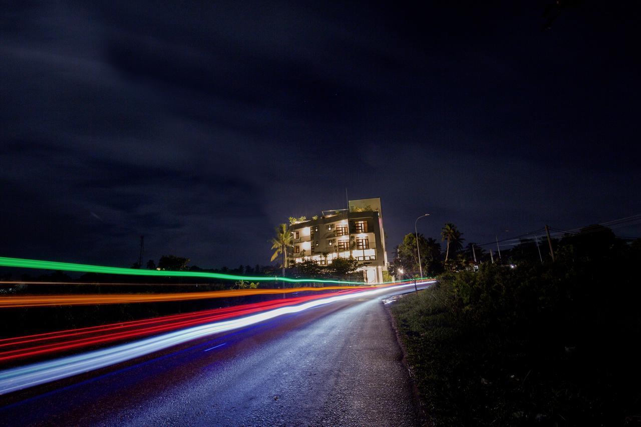 Grand 7 Hotel -Kesbewa Piliyandala Esterno foto