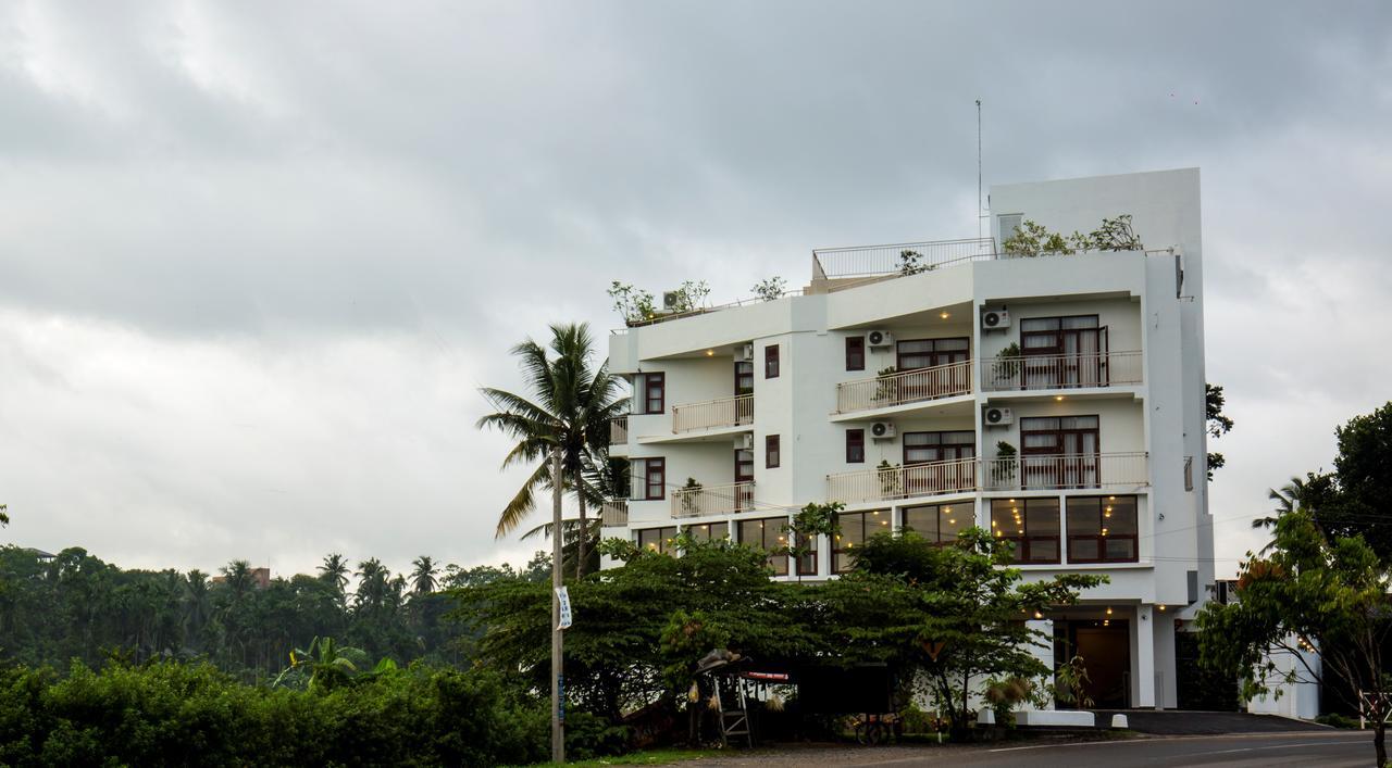 Grand 7 Hotel -Kesbewa Piliyandala Esterno foto