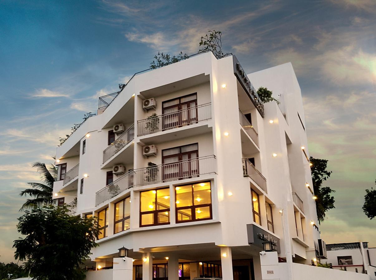 Grand 7 Hotel -Kesbewa Piliyandala Esterno foto